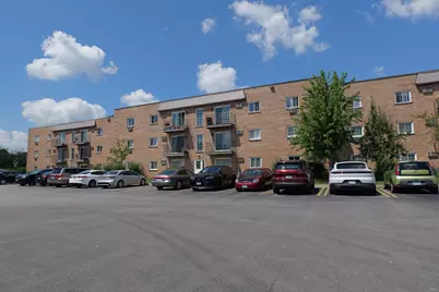 143 W Elk Trail #141, Carol Stream, IL 60188 - Photo 1