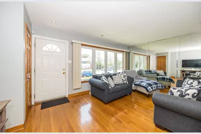 10120 S Torrence Avenue, Chicago, IL 60617 - Photo 2
