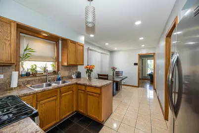10120 S Torrence Avenue, Chicago, IL 60617 - Photo 8