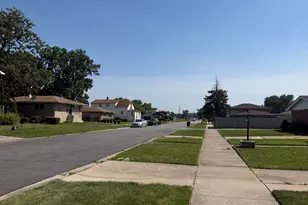 15126 Irving Ave, Dolton, IL 60419 - Photo 2