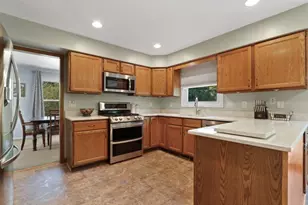 2686 Le Baron Ct, Geneva, IL 60134 - Photo 8