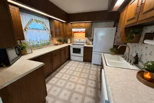 536 Dwight St, Kewanee, IL 61443 - Photo 8