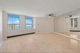 2626 N Lakeview Ave, Chicago, IL 60614 - Photo 2