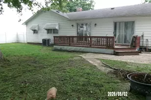 118 N Indiana St, Milford, IL 60953 - Photo 2