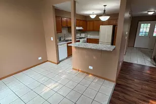 1061 Rockport Dr, Carol Stream, IL 60188 - Photo 4