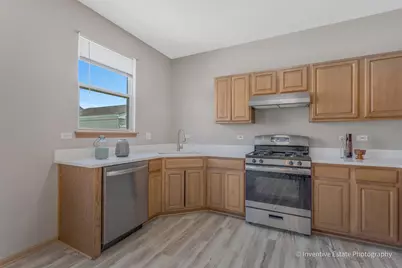 2028 Grayhawk Drive, Aurora, IL 60503 - Photo 10