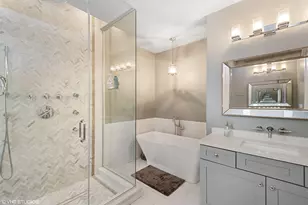 441 E Oakwood Blvd, Chicago, IL 60653 - Photo 12