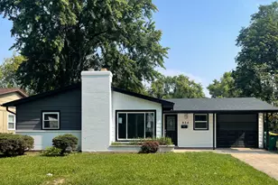 934 Beverly Dr, Wheeling, IL 60090 - Photo 1