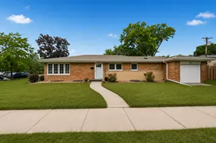 8601 St Louis Ave, Skokie, IL 60076 - Photo 2