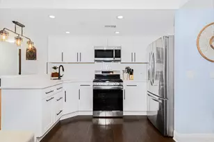 4012 W 105th St, Oak Lawn, IL 60453 - Photo 2
