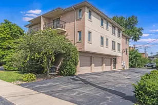 4012 W 105th St, Oak Lawn, IL 60453 - Photo 1