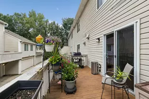 257 W Whispering Oaks Ln, Round Lake, IL 60073 - Photo 20