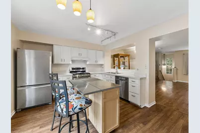 257 W Whispering Oaks Lane #257, Round Lake, IL 60073 - Photo 8