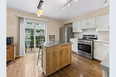 257 W Whispering Oaks Lane #257, Round Lake, IL 60073 - Photo 6