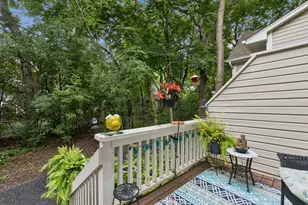 257 W Whispering Oaks Ln, Round Lake, IL 60073 - Photo 2