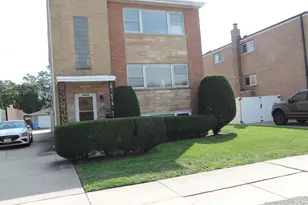 6329 W Touhy Ave, Chicago, IL 60646 - Photo 2