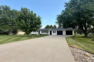 28121 Woodside Dr, Rock Falls, IL 61071 - Photo 2