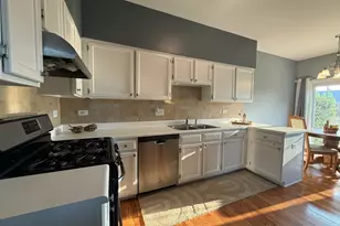 33 S Barton Trail, Batavia, IL 60510 - Photo 8