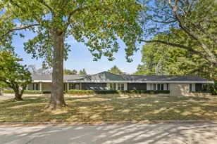 1313 Waverly Dr, Champaign, IL 61821 - Photo 2