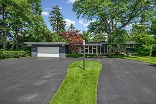 415 Clavey Ln, Highland Park, IL 60035 - Photo 1