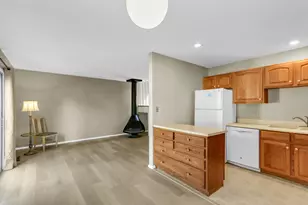 1933 Blackthorn Dr, Champaign, IL 61821 - Photo 10