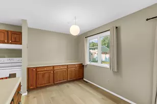 1933 Blackthorn Dr, Champaign, IL 61821 - Photo 8