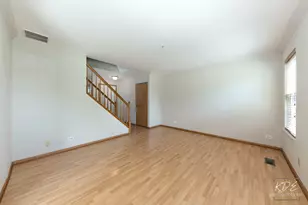 2477 Frost Dr, Aurora, IL 60503 - Photo 8