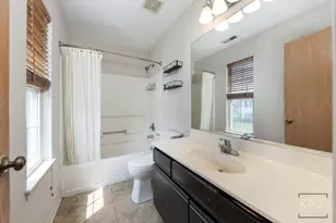 2477 Frost Dr, Aurora, IL 60503 - Photo 16
