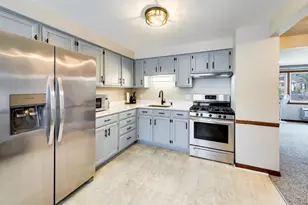 4857 W Byron St, Chicago, IL 60641 - Photo 6