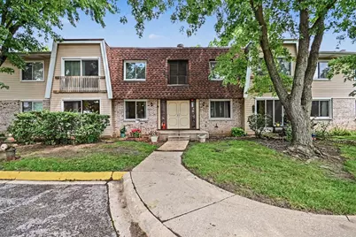 2920 Roberts Drive #4, Woodridge, IL 60517 - Photo 1