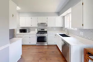 981 West Ct, Naperville, IL 60563 - Photo 8