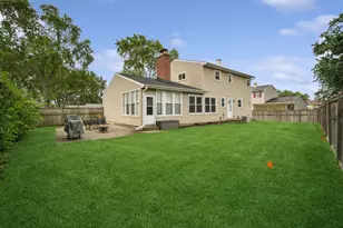 1050 E Kitson Dr, Palatine, IL 60074 - Photo 24