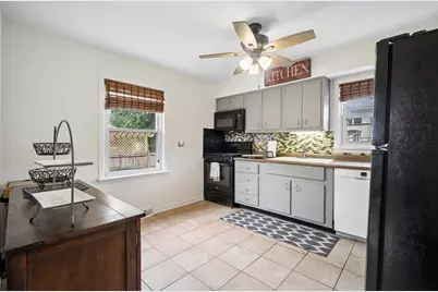 1050 E Kitson Drive, Palatine, IL 60074 - Photo 2
