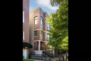 2431 W Walton St, Chicago, IL 60622 - Photo 1