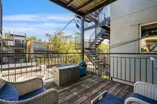 2431 W Walton St, Chicago, IL 60622 - Photo 22
