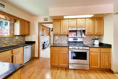 41588 N Illinois Street, Zion, IL 60099 - Photo 4