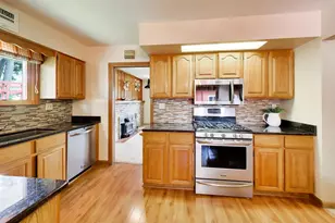 41588 N Illinois St, Zion, IL 60099 - Photo 4