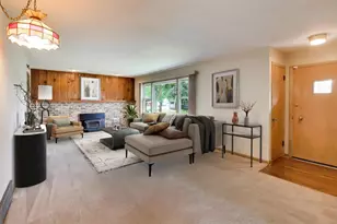 41588 N Illinois St, Zion, IL 60099 - Photo 2