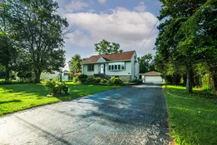 7945 W 91st St, Hickory Hills, IL 60457 - Photo 1