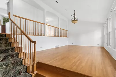 710 E Valley Lane, Arlington Heights, IL 60004 - Photo 2