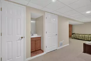 3932 Balmoral Ct, Rolling Meadows, IL 60008 - Photo 24