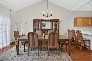 3932 Balmoral Ct, Rolling Meadows, IL 60008 - Photo 10