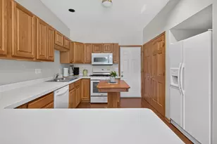 3932 Balmoral Ct, Rolling Meadows, IL 60008 - Photo 12
