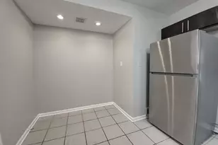 3042 N Lowell Ave, Chicago, IL 60641 - Photo 8