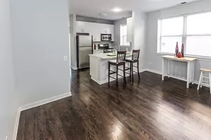 1153 W Washburne Ave, Chicago, IL 60608 - Photo 14