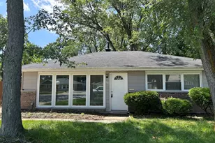 363 Blackhawk Dr, Park Forest, IL 60466 - Photo 1