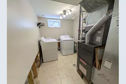 8636 Massasoit Avenue, Burbank, IL 60459 - Photo 12