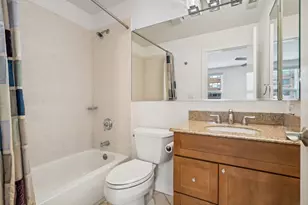 2910 N Commonwealth Ave, Chicago, IL 60657 - Photo 18