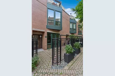2910 N Commonwealth Avenue #3, Chicago, IL 60657 - Photo 2
