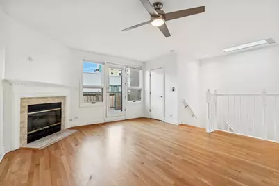 2910 N Commonwealth Avenue #3, Chicago, IL 60657 - Photo 10